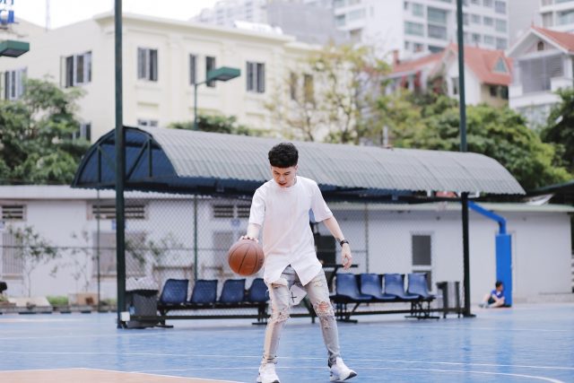 hoang ton with basketball