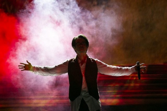 Ha Anh Tuan's Live Concert "Truyen Ngan" Concludes in Hanoi Bringing