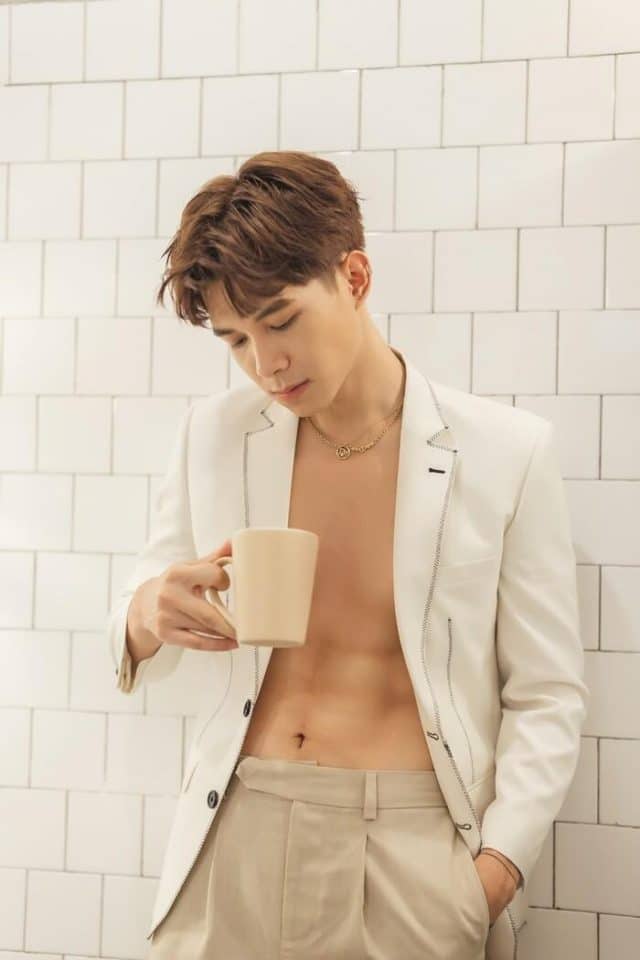 anh tu atus vpop singer sexy abs