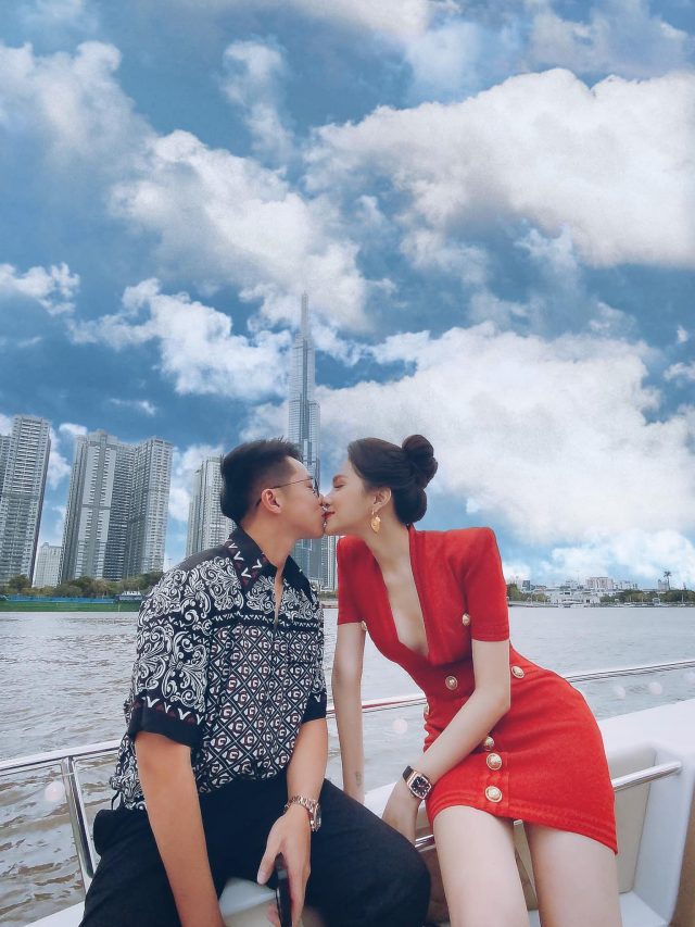 huong giang matt liu kissing on yacht