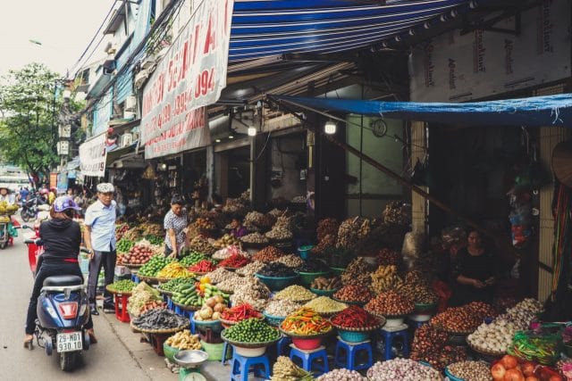 hanoi fruit market