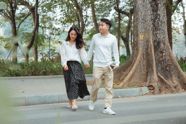 hoan kiem lake stroll