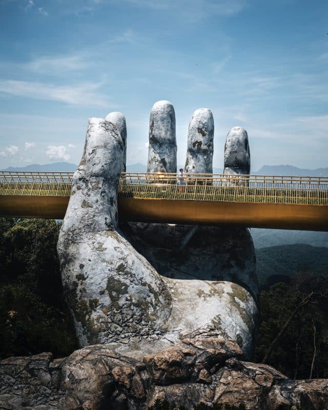 danang hand bridge