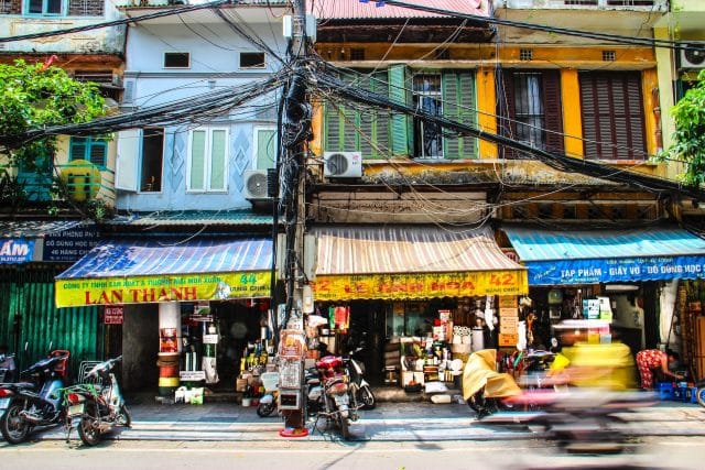 hanoi old quarter street life