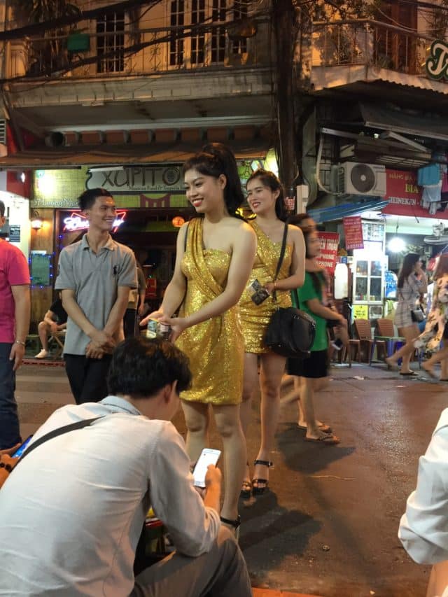 ta hien street nightlife